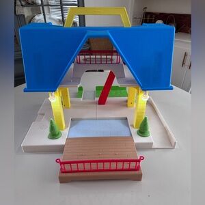 2017 Vintage Remake LITTLE TIKES PLACE Dollhouse Blue Roof - HOUSE ONLY - works!
